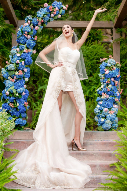 Bridal Fashion, Romper, Jumpsuit, Bridal Fashion, Wedding Style, Fashion, Red Carpet Fashion, Gold Romper, Gold Romper with train, Gold Jumpsuit, Gold Jumpsuit with train